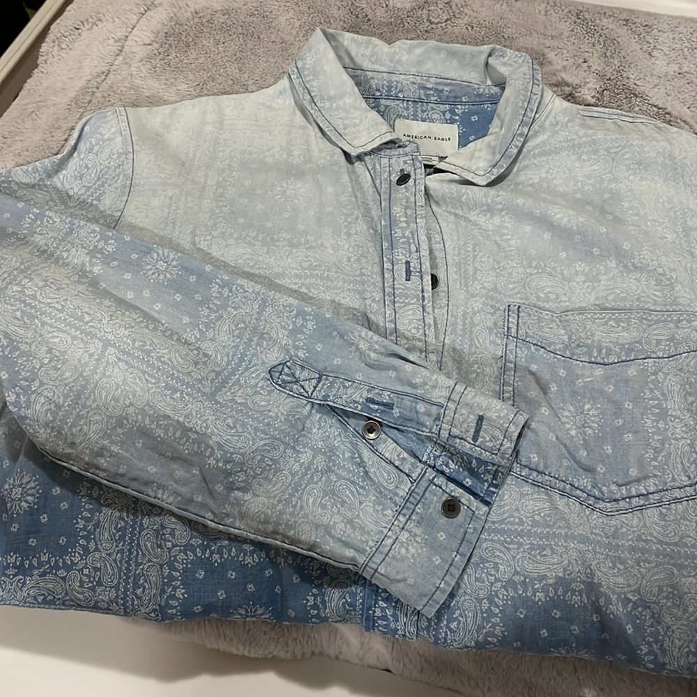 American eagle chambray top with bandanna print and ombré detail